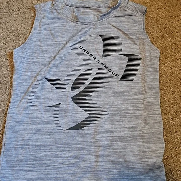 UNDER ARMOUR 4 LOT EUC BOYS 1 SHORT SET 3 SHIRTS - Picture 7 of 14